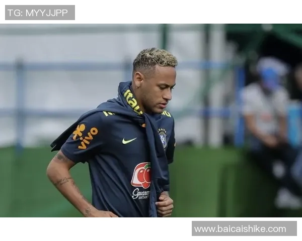 头发独特引人注目的足球明星们展现个性与风采的魅力之旅