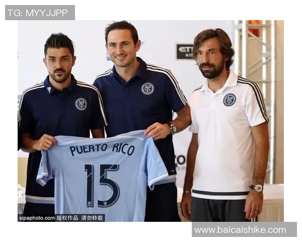 英国足球明星穆尔的传奇人生与职业生涯回顾